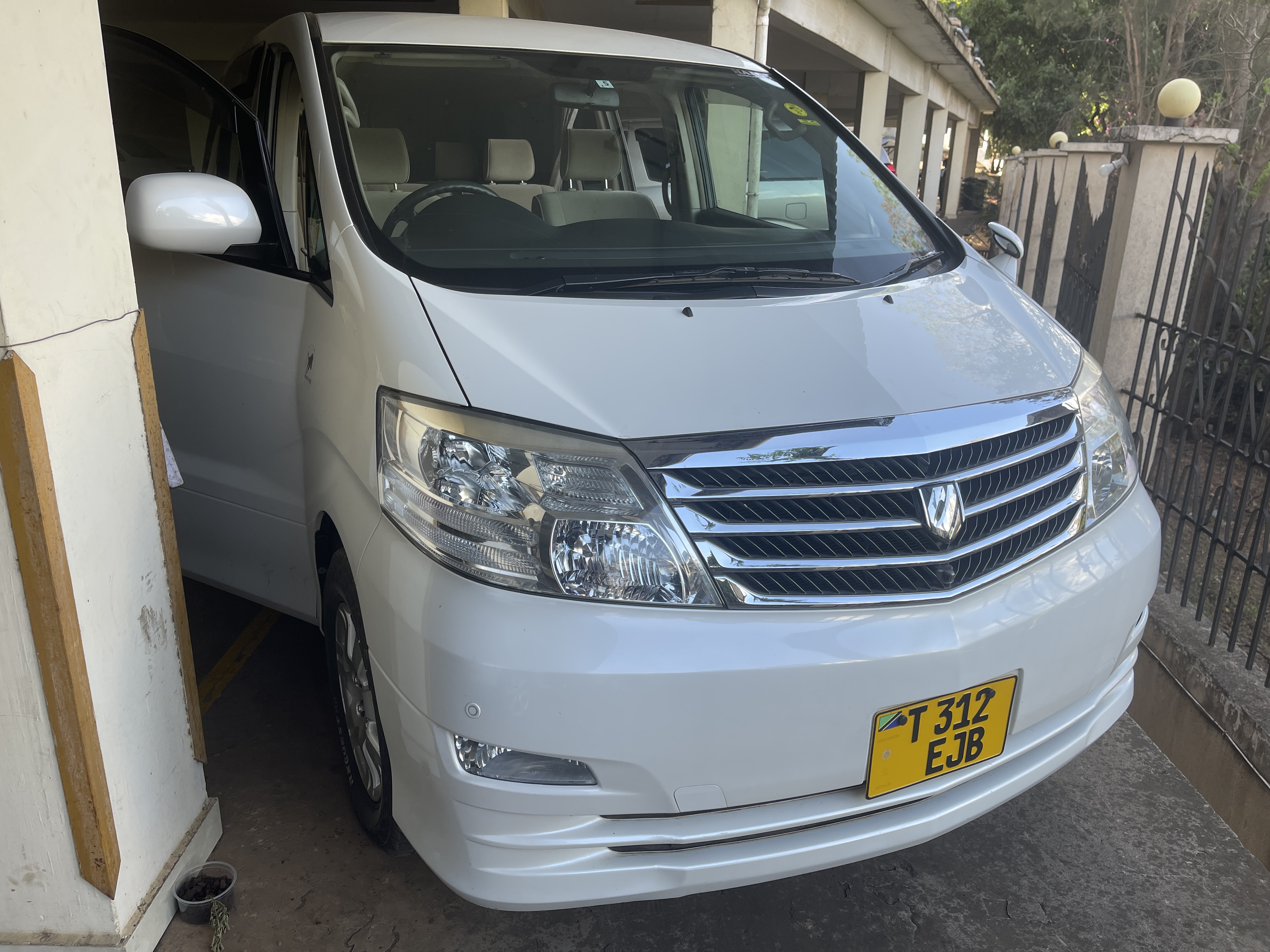 Toyota Alphard G